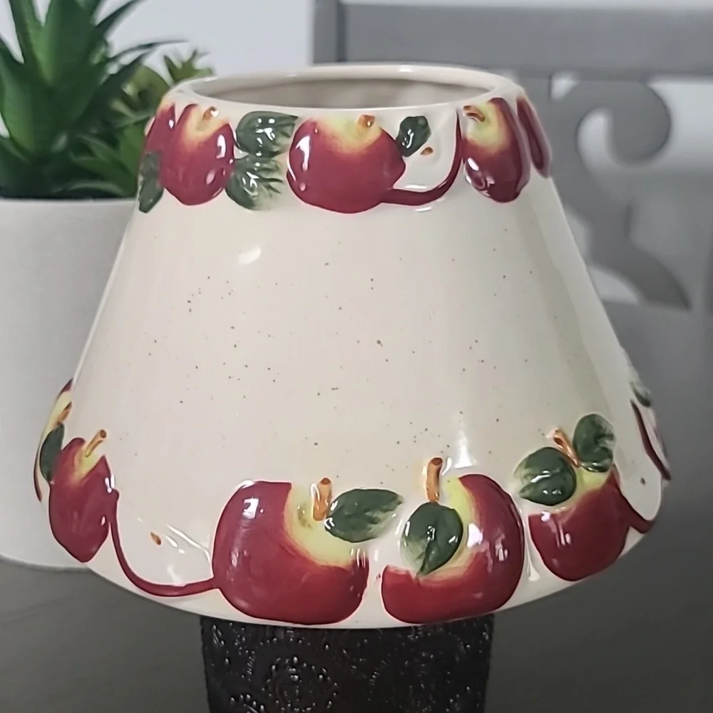 Yankee Candle Ceramic Apple Motif  Candle Shade